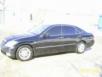 2004 Toyota Crown Pictures