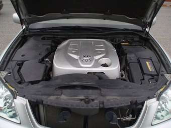 2004 Toyota Crown Pictures