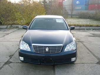 2004 Toyota Crown Pictures