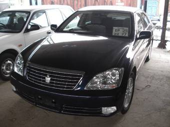 2004 Toyota Crown Images