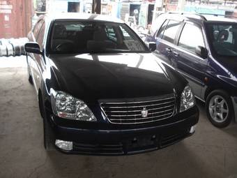2004 Toyota Crown Pictures