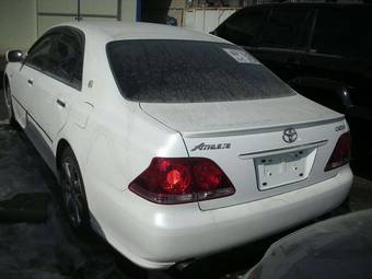 2004 Toyota Crown Pictures