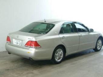 2004 Toyota Crown Images