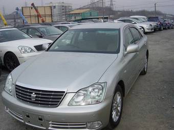 2004 Toyota Crown Pictures
