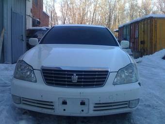 2004 Toyota Crown Pictures