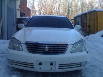 2004 Toyota Crown Pics