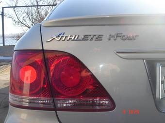 2004 Toyota Crown Pictures