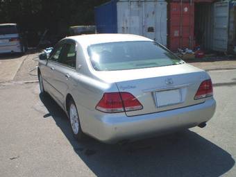 2004 Toyota Crown Photos