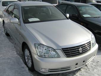 2004 Toyota Crown Images