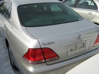 2004 Toyota Crown Pictures