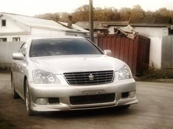 2004 Toyota Crown Pictures