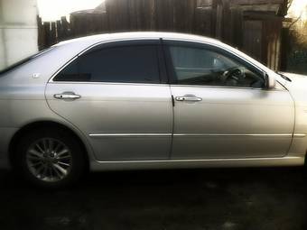 2004 Toyota Crown Pictures