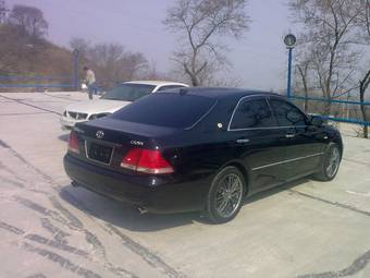 2004 Toyota Crown Photos