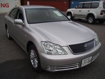 2004 Toyota Crown Pictures