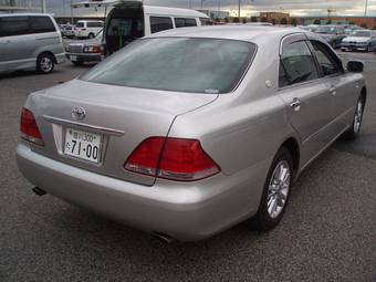 2004 Toyota Crown Photos