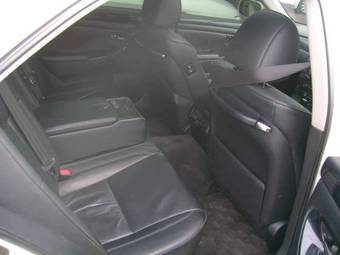 2004 Toyota Crown Photos