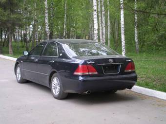 2004 Toyota Crown Photos