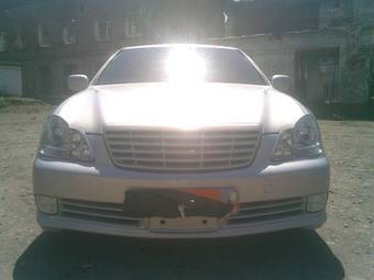2004 Toyota Crown Photos