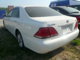 2004 Toyota Crown Photos