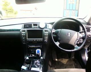2004 Toyota Crown Wallpapers