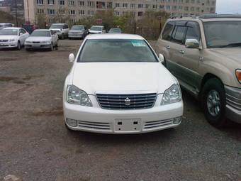 2004 Toyota Crown Pics