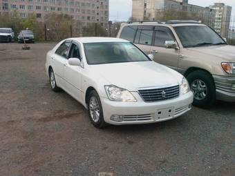 2004 Toyota Crown Pictures