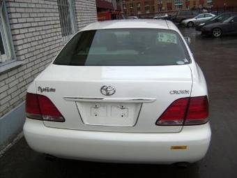 2004 Toyota Crown Pictures