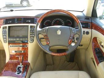 2004 Toyota Crown For Sale
