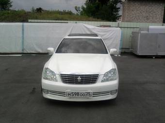 2004 Toyota Crown Pics