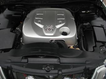 2004 Toyota Crown Photos