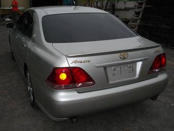 2004 Toyota Crown Wallpapers