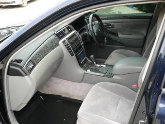 2004 Toyota Crown For Sale