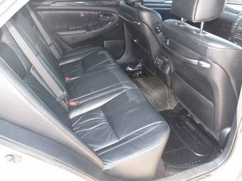 2004 Toyota Crown Pictures