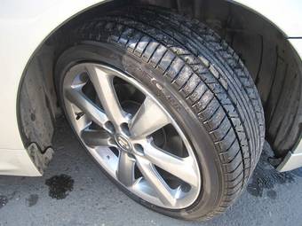 2004 Toyota Crown Pics