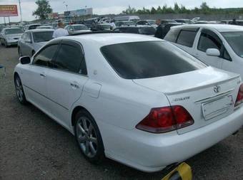 2004 Toyota Crown Photos