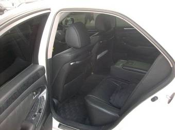 2004 Toyota Crown Pictures