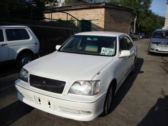 2004 Toyota Crown Photos