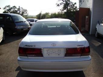 2004 Toyota Crown Pictures