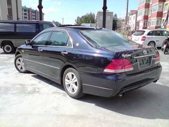 2004 Toyota Crown Pictures