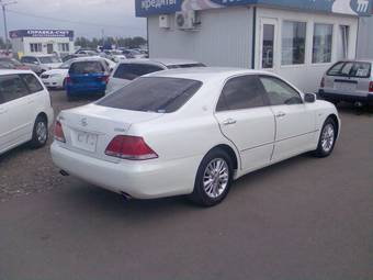 2004 Toyota Crown Pictures