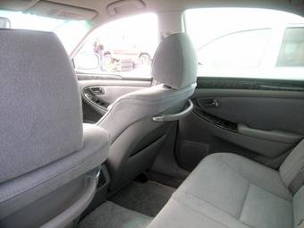 2004 Toyota Crown Photos