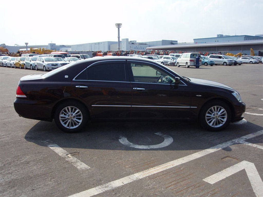 2005 Toyota Crown