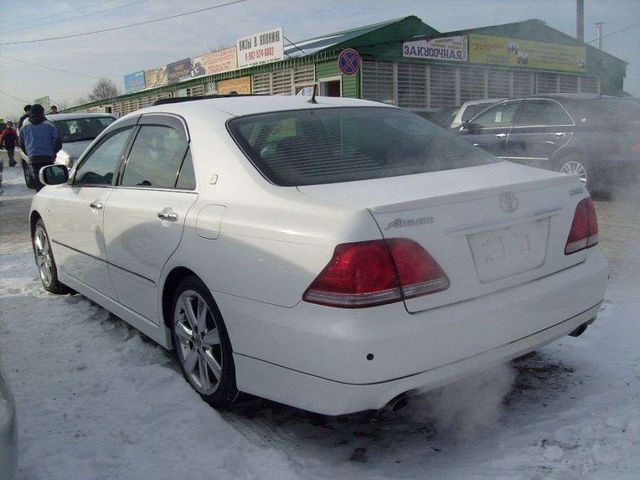 2005 Toyota Crown