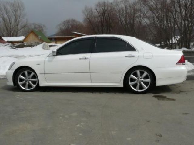 2005 Toyota Crown