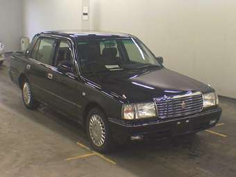 2005 Toyota Crown Photos
