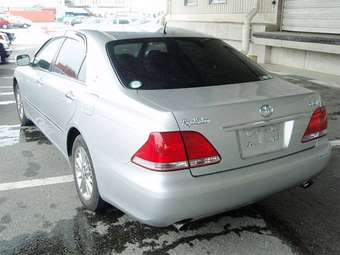 2005 Toyota Crown Pictures