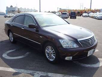 2005 Toyota Crown Pictures