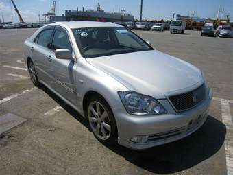 2005 Toyota Crown Pictures