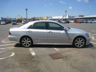 2005 Toyota Crown Pics