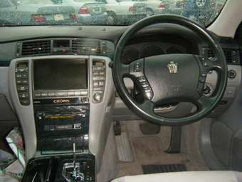 2005 Toyota Crown Pictures